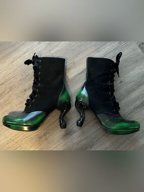 John Fluevog Queen Victoria Boots 8.5 Women’s